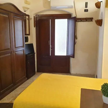 Centro Storico 50mt Spiaggia Apartment *